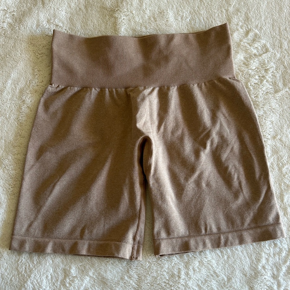 NVGTN Beige Pro Shorts Size Small